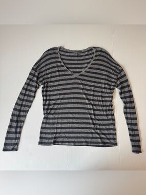 Vince Gray Striped 100% Rayon Long Sleeve V Neck Tee Lightweight Top Size Small